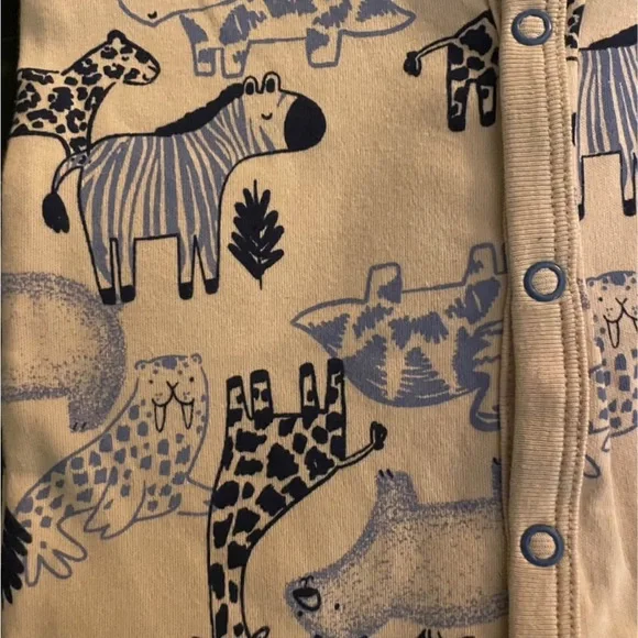 New Carter's Beige and Blue Safari Print Onesie - 9 Months - Picture 2 of 6